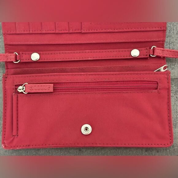 Safe Keeper Brand RFID Red Wallet.  New Without Tags - Picture 3 of 8